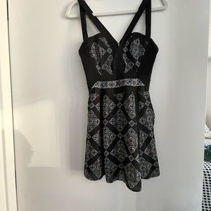BCBG MAXAZRIA mini dress